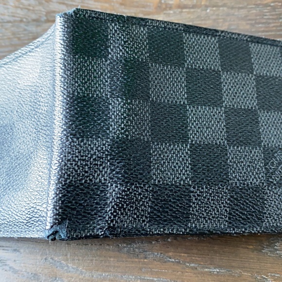 Authentic Louis Vuitton Damier Graphite Wallet - Picture 7 of 12